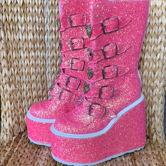 NIB Demonia Pink Candy Glitter Heart Trinity Boots - Picture 4 of 8